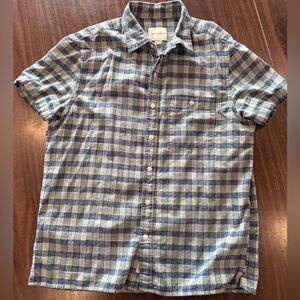 American Eagle men’s plaid button up
